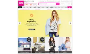 Very homepage showcasing summer clothing options and promotional offers.