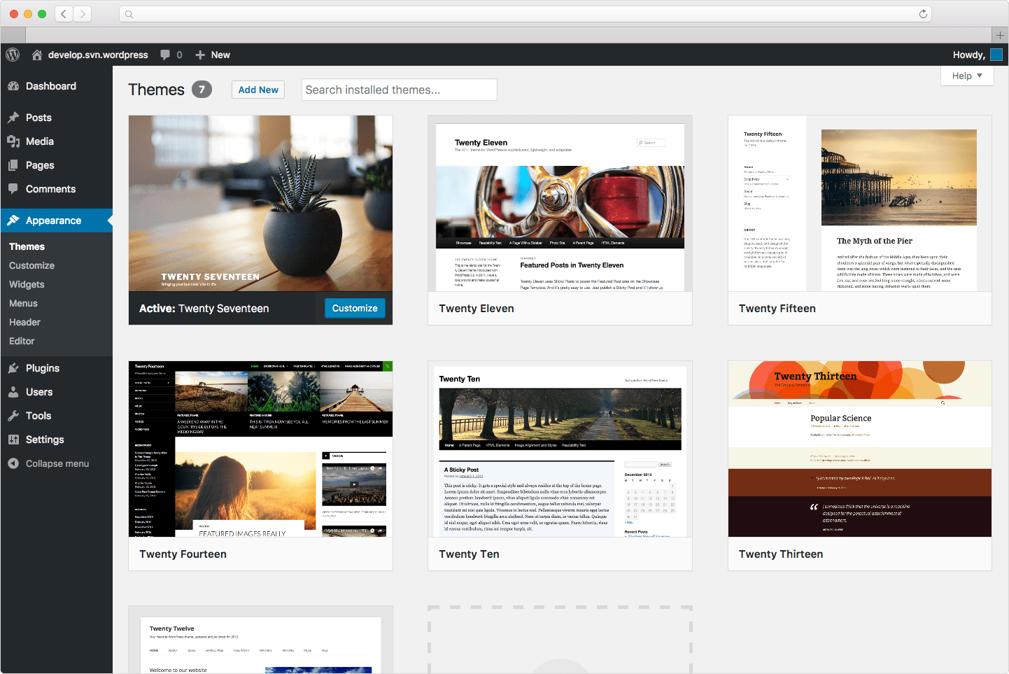 WordPress theme selection interface showing various themes available for customization.